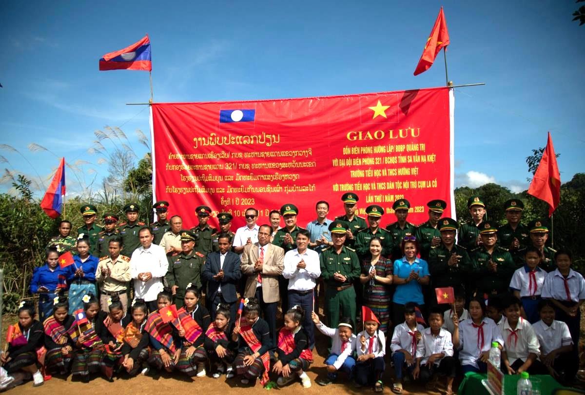 Đoàn thiện nguyện win33com thực hiện chương trình "trao yêu thương" tại xã biên giới Hồng Vân, huyện A Lưới, Thừa Thiên- Huế