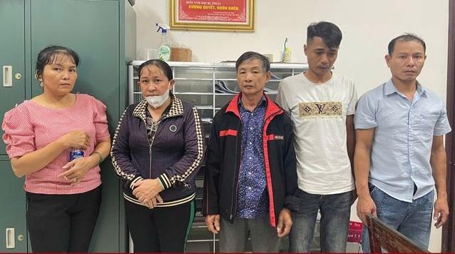 Các đối tượng trong đường dây số đề bị 33win03 huyện Duy Xuyên bắt giữ.
