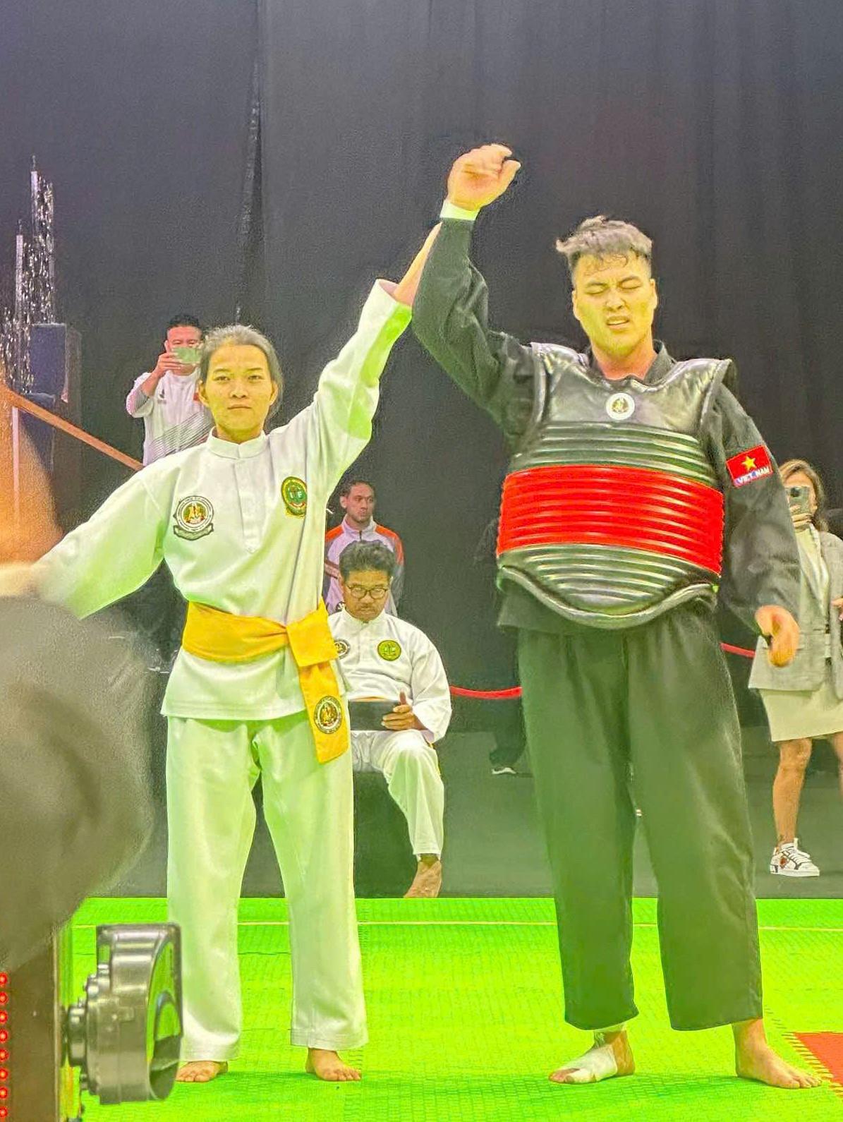 Đoàn VĐV Pencak Silat Việt Nam tại giải vô địch thế giới năm 2024.