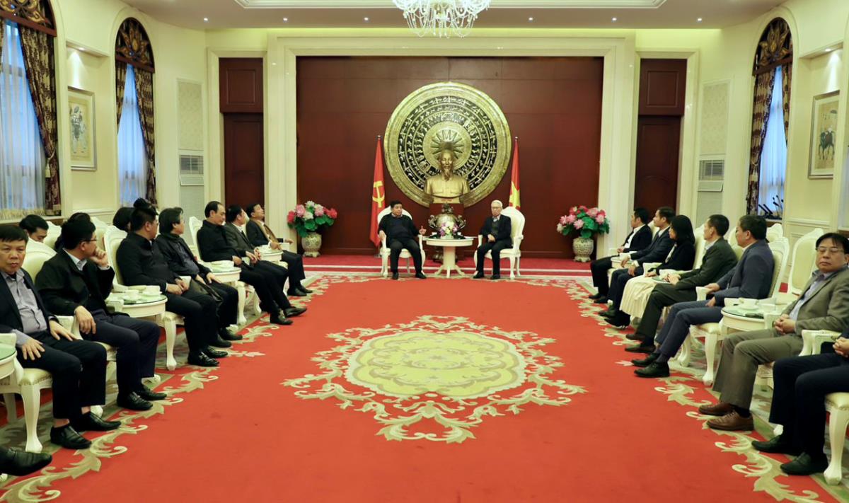 Các đại biểu tham gia Tọa đàm "Xây dựng Trung tâm tài chính tại Việt Nam: Mô hình và tiềm năng"