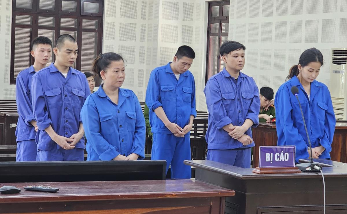 Các bị cáo tại phiên tòa.