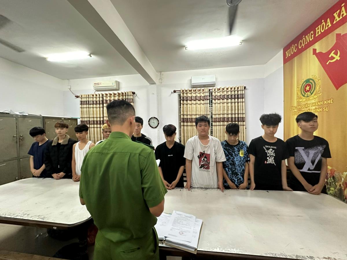 Đông đảo các cơ sở kinh doanh có điều kiện trên địa bàn quận Hải Châu tham gia buổi gặp mặt, đối thoại.