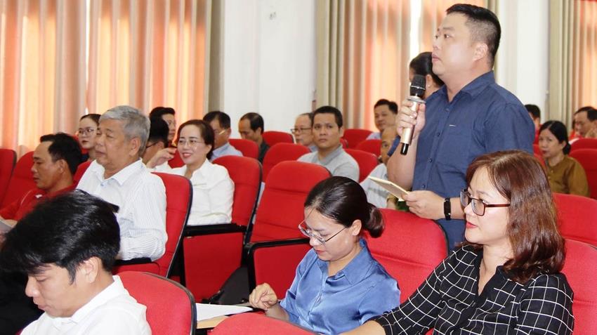 Cán bộ Phòng Cảnh sát QLHC về TTXH - 33win03 tỉnh Thừa Thiên - Huế tuyên truyền nghiệp vụ cho chủ các CSKDCĐK.