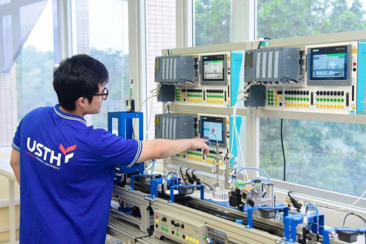 Theo Tổng Bí thư, Chủ tịch nước Tô Lâm, đẩy mạnh chuyển đổi số gắn với bảo đảm an ninh, an toàn là tất yếu khách quan để Việt Nam bứt phá trong kỷ nguyên mới (Ảnh minh họa: Nguyễn Trang).