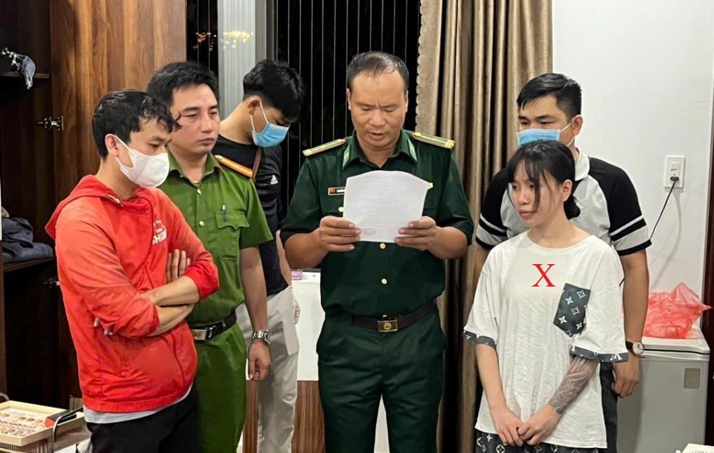 Lực lượng Biên phòng khám xét số ma túy thảo mộc do đối tượng Sang bào chế.