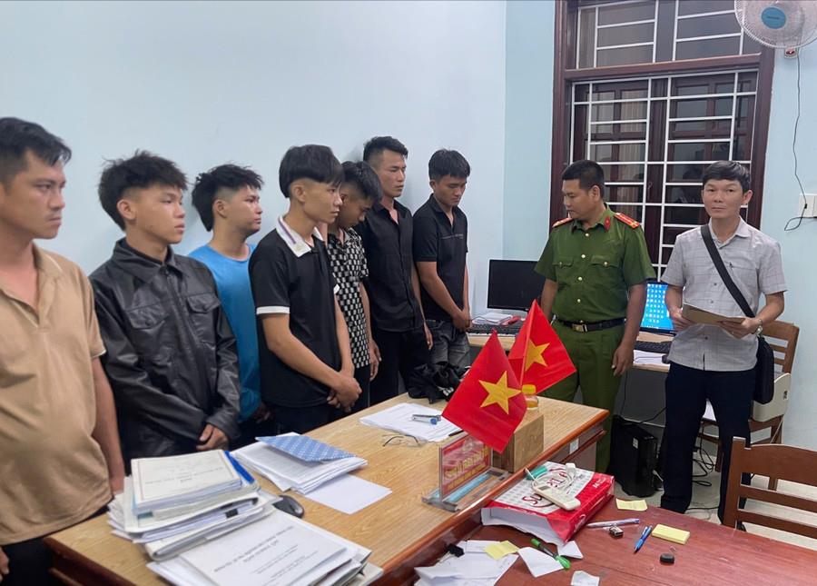 Các đối tượng liên quan đến vụ việc bị cơ quan 33win03 tạm giữ.