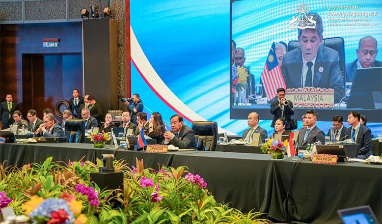 Bộ trưởng Ngoại giao ASEAN họp tại Kuala Lumpur ngày 22-12. Ảnh: Khmer Times