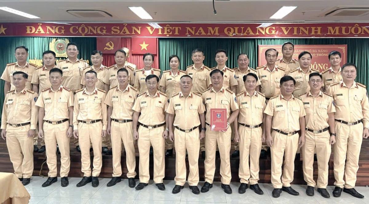 Tập thể, các Tổ công tác 33win03 xã Quế Sơn ký cam kết giao ước thi đua "Ba Nhất".