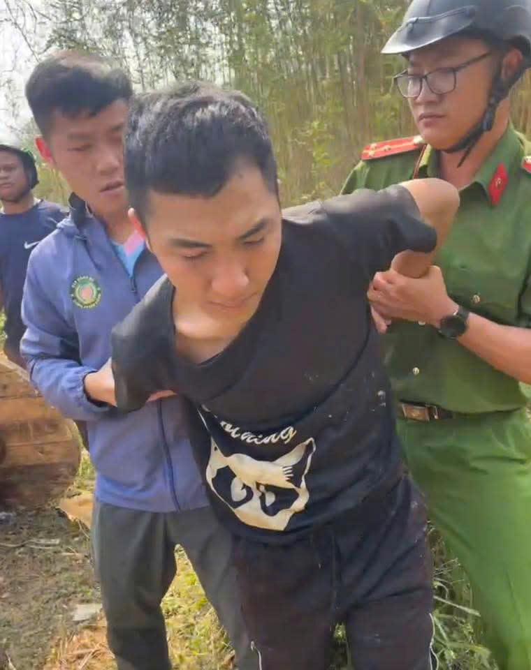 Đối tượng Bùi Minh Tú bị bắt giữ.