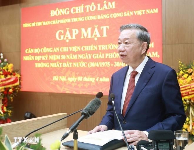 Tổng Bí thư Tô Lâm gặp mặt cán bộ công an chi viện chiến trường miền Nam. (Ảnh: Thống Nhất/TTXVN)