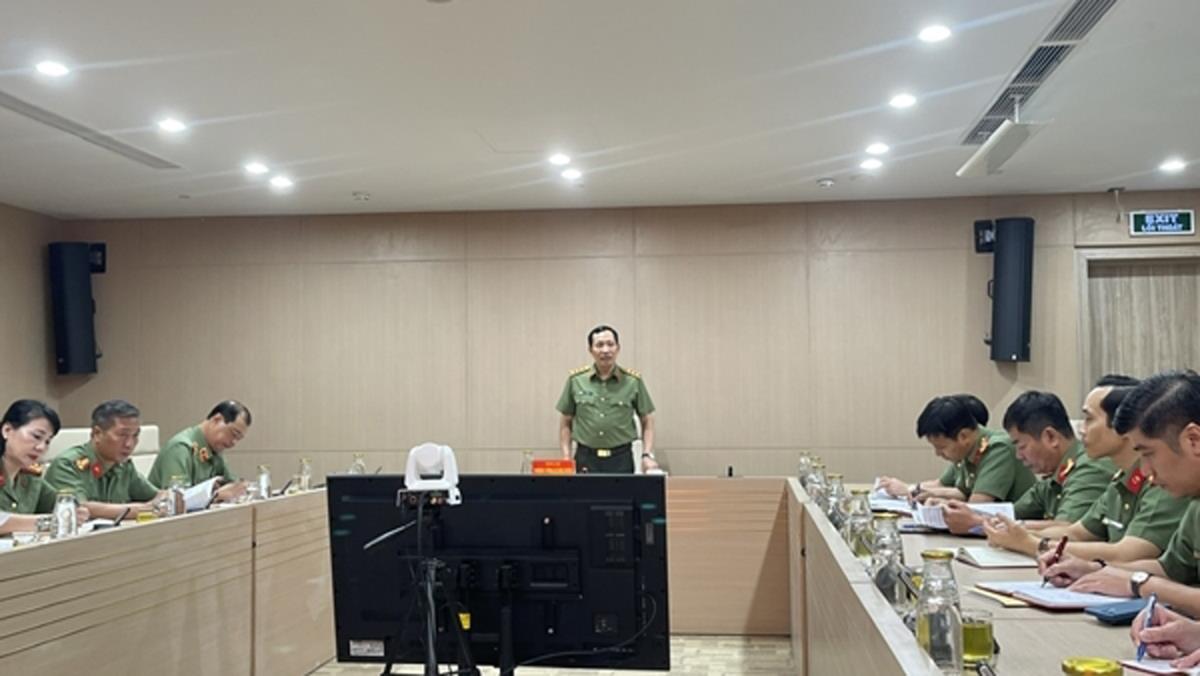 Đai biểu phát biểu đóng góp nội dung Hội nghị.