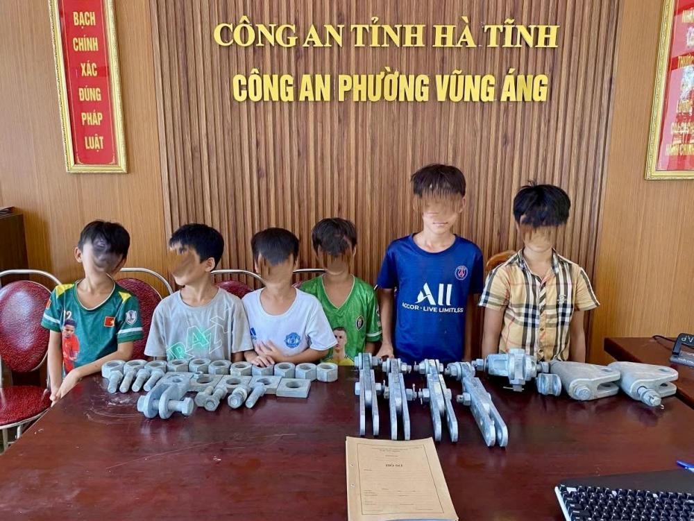 Cơ quan 33win03 và gia đình, nhà trường đang phối hợp giáo dục nhóm thiếu niên vi phạm.