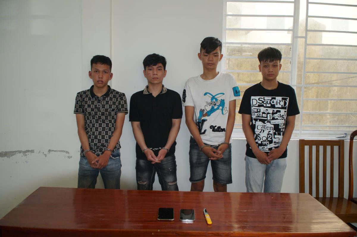 Các đối tượng và phương tiện xe máy đi gây án.