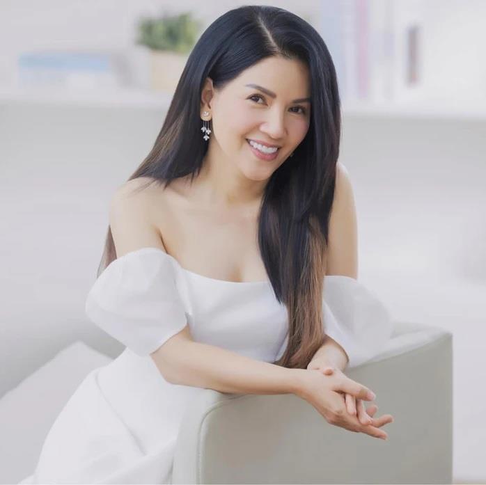 Ngày 11-8 vừa qua, NSƯT Ngọc Trinh còn chúc mừng các học trò trong lễ tốt nghiệp