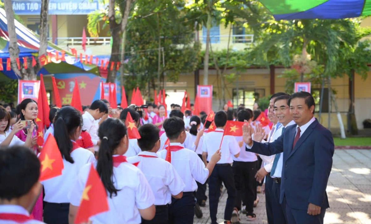 Lễ khai giảng còn diễn ra tại Trung tâm chăm sóc người cao tuổi và người khuyết tật trực thuộc Hội Chữ thập đỏ thành phố.