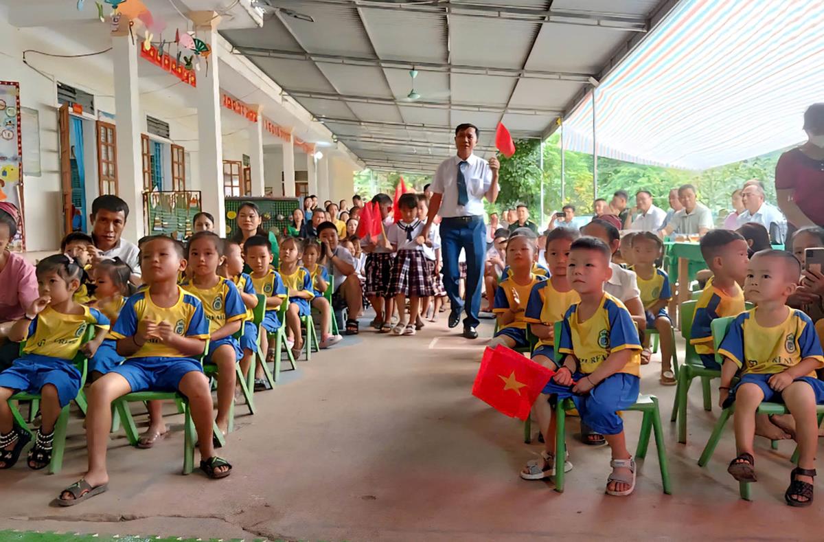 Lễ khai giảng chung của học sinh Trường MN Mỹ Lý 2 và Trường Phổ thông DTBT 33win03 Mỹ Lý 2 (Nghệ An).