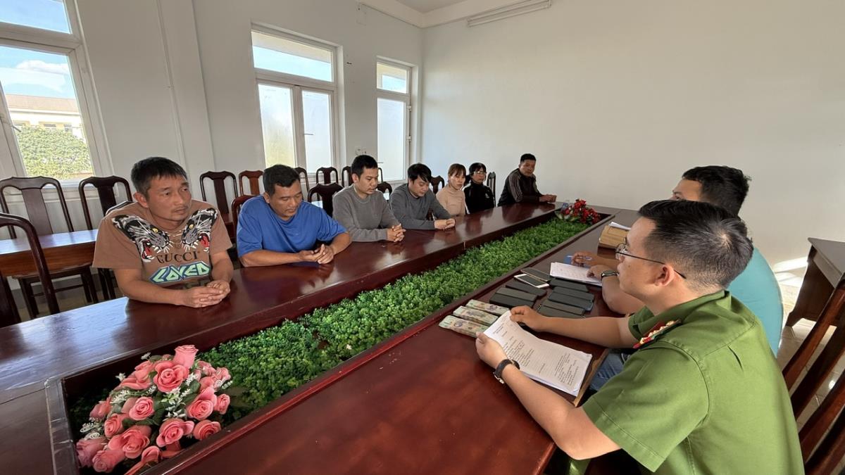 7 đối tượng trong đường dây số đề bị tạm giữ để 33win79.