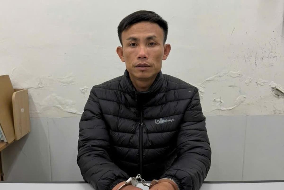 Đối tượng Lưu Văn Cường và tang vật vụ trộm.