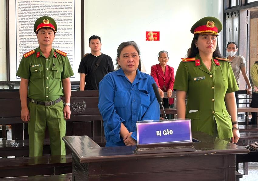 Bị cáo Hồng tại phiên tòa.