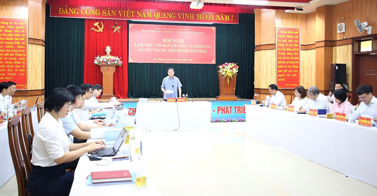 Phó Bí thư Thường trực Đảng ủy các cơ quan Trung ương Nguyễn Long Hải phát biểu tại buổi làm việc.