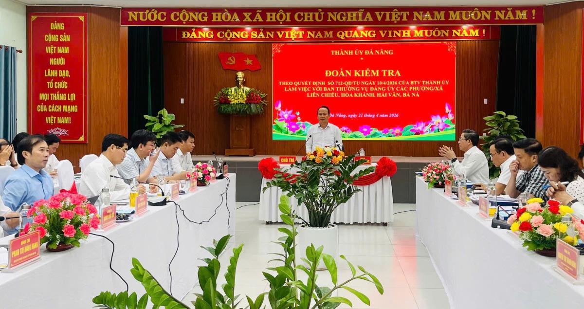 Phó Bí thư Thường trực Thành ủy Nguyễn Đình Vĩnh phát biểu kết luận buổi làm việc.