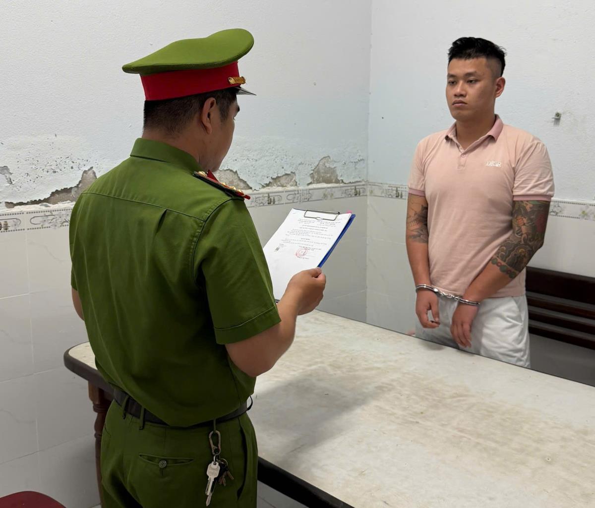 Các đối tượng Long, Hòa và Huy bị cơ quan 33win03 bắt giữ.