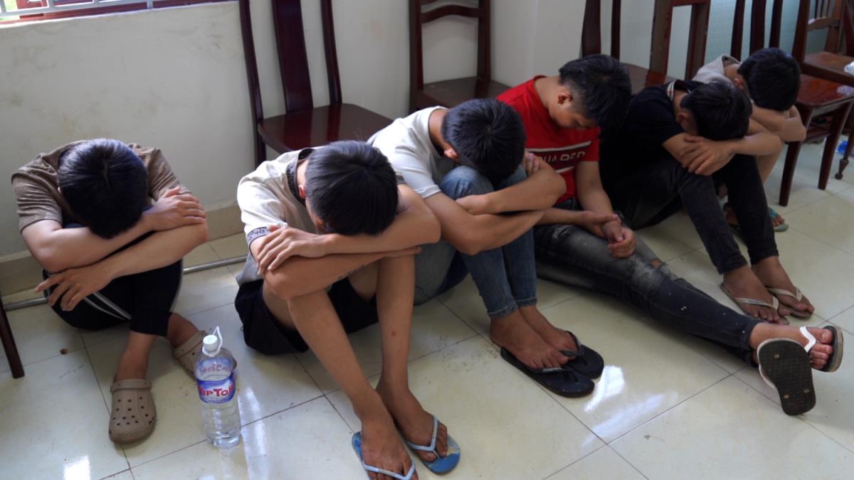 Một số đối tượng liên quan đến vụ gây rối bị tạm giữ.
