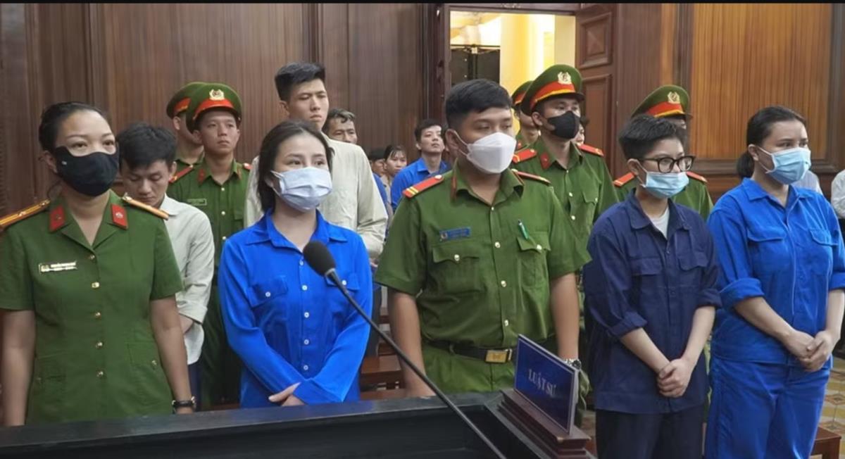 Các bị cáo tại phiên tòa.