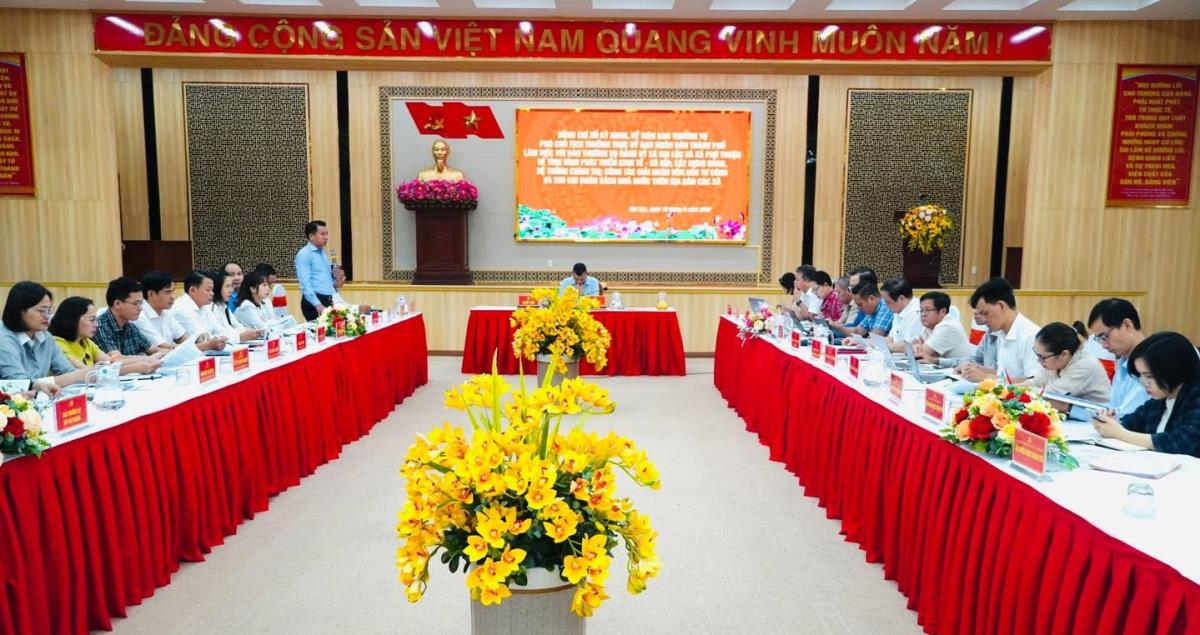 Phó Chủ tịch Thường trực UBND TP win33com Hồ Kỳ Minh làm việc với xã Đại Lộc và xã Phú Thuận.