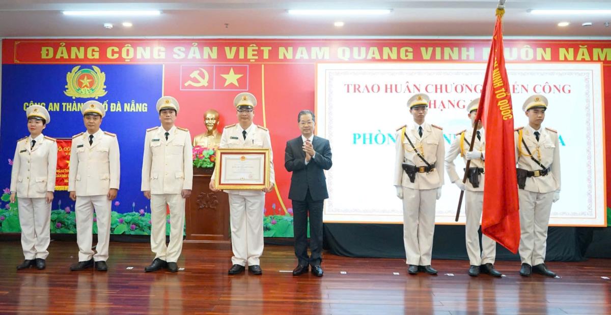 Trước một chuyên án lớn.