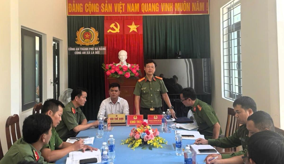Thượng tá Nguyễn Kim Trung phát biểu chỉ đạo tại buổi làm việc