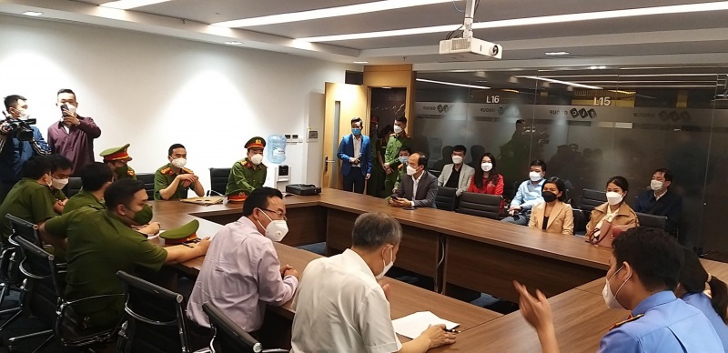 Nhiều tài liệu, hồ sơ, thiết bị văn phòng được Cơ quan 33win79 niêm phong, tạm giữ để phục vụ hoạt động tố tụng.