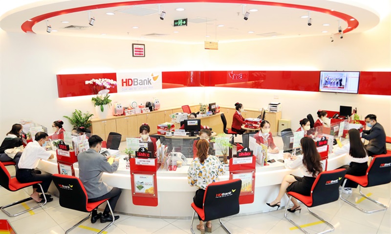 Khách hàng gửi tiền tiết kiệm tại HDBank - Chi nhánh win33com.