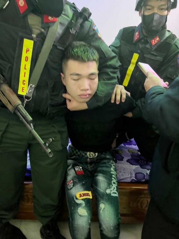 Khẩu súng đối tượng dùng bắn tử vong 2 nạn nhân.