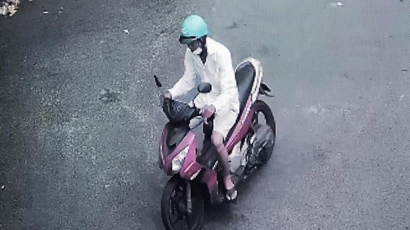 Hình ảnh ông N.Đ.P bị camera ghi lại được sau khi gây ra vụ việc.