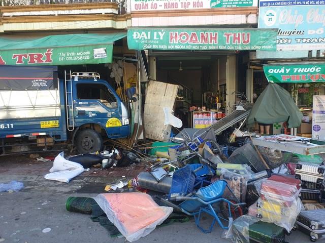 Hiện trường vụ TNGT.