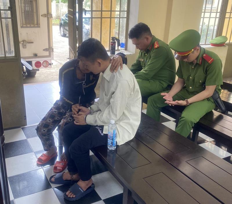 Bà M. tâm sự với con trai trước khi Hà đi chấp hành án.