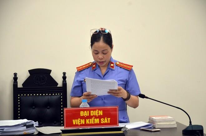 Đại diện một trong ba bị hại của vụ án tại phiên tòa.